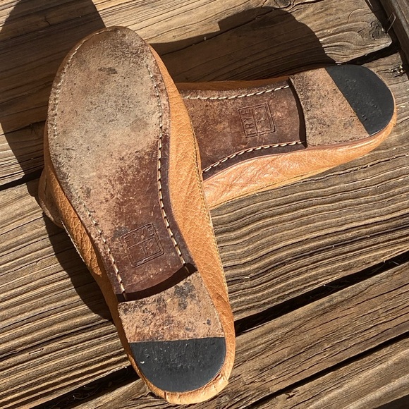 Frye Carson Ballet Flats | Women’s 6.5 B | Distressed Leather Slip-On Shoes - Picture 16 of 16